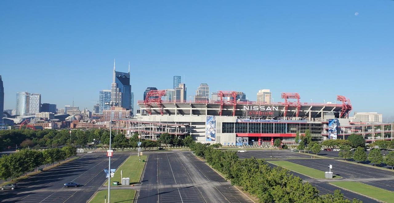 La Quinta Inn & Suites By Wyndham Nashville Downtown Stadium Exteriör bild