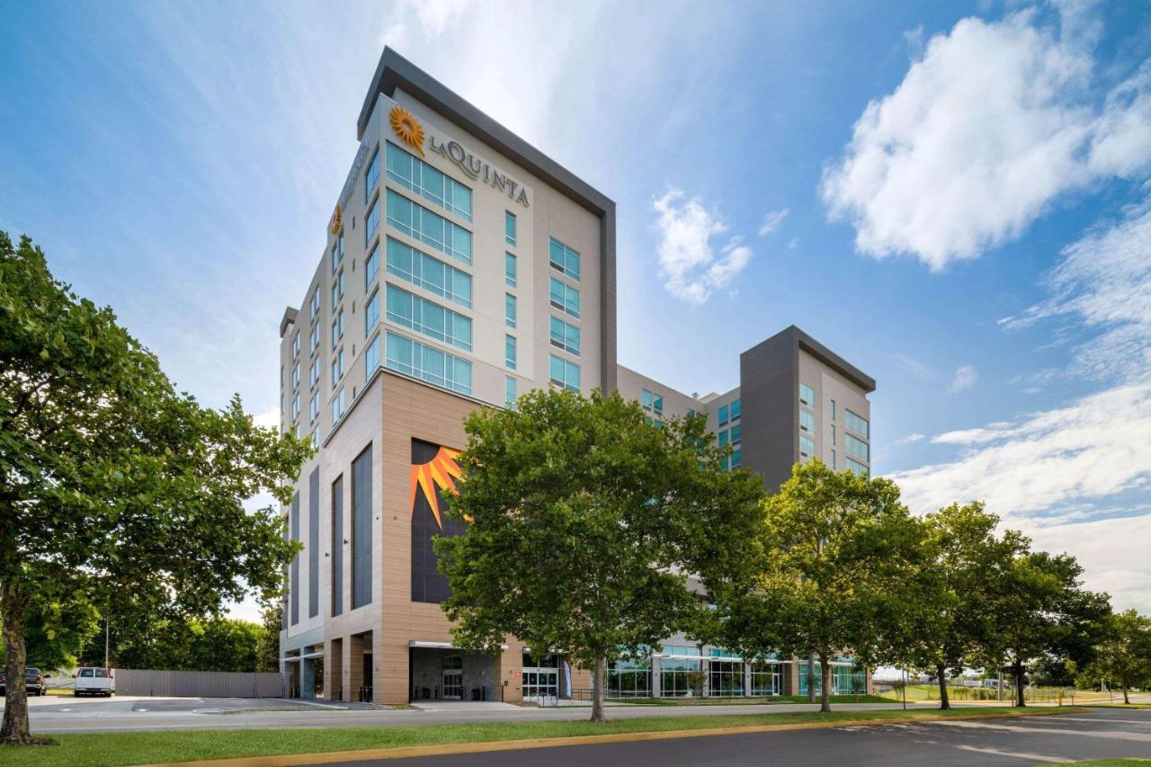 La Quinta Inn & Suites By Wyndham Nashville Downtown Stadium Exteriör bild